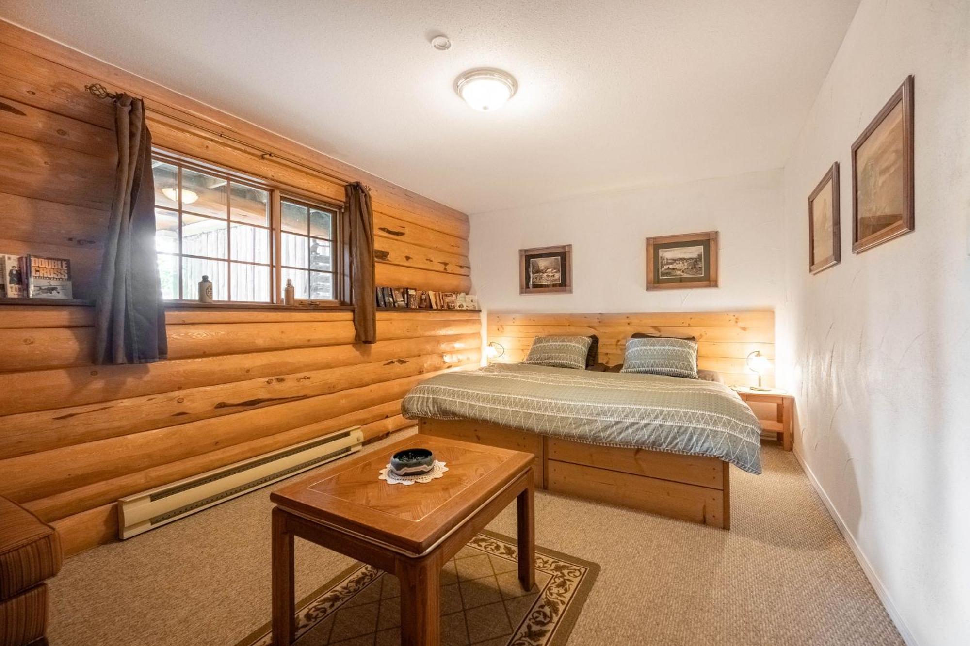 Beaver Guest Ranch Bridge Lake Экстерьер фото