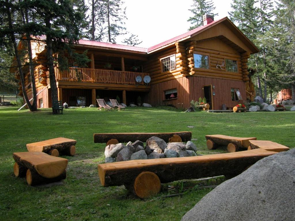 Beaver Guest Ranch Bridge Lake Экстерьер фото
